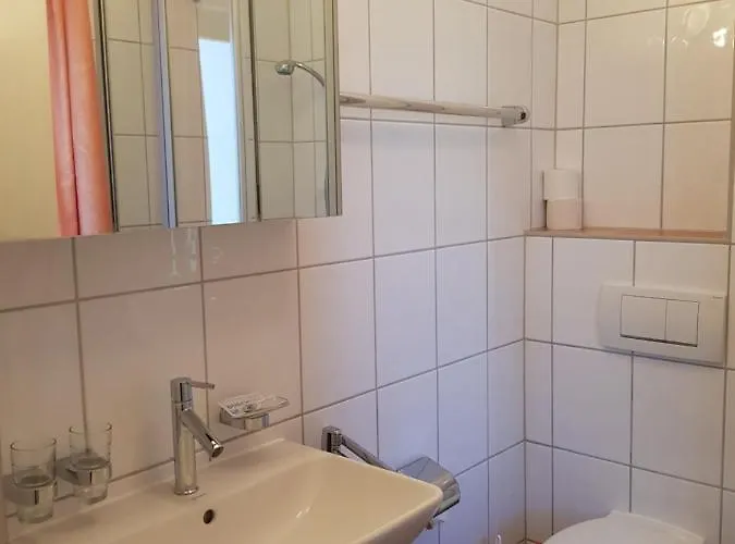 7 Im Fischerhaus Wintergarten Und Terrasse Mit Strandkorb * Sellin (Rugen)