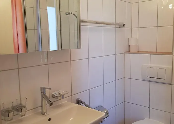 Апартаменти 7 Im Fischerhaus Wintergarten Und Terrasse Mit Strandkorb Sellin (Rugen)